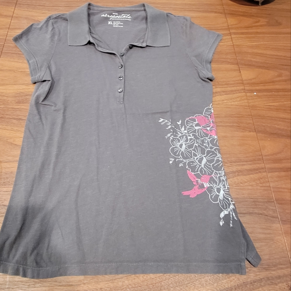Grey t shirt